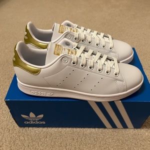 Adidas Stan Smith Sneakers Size 8 White/Gold. Brand New with Tags!